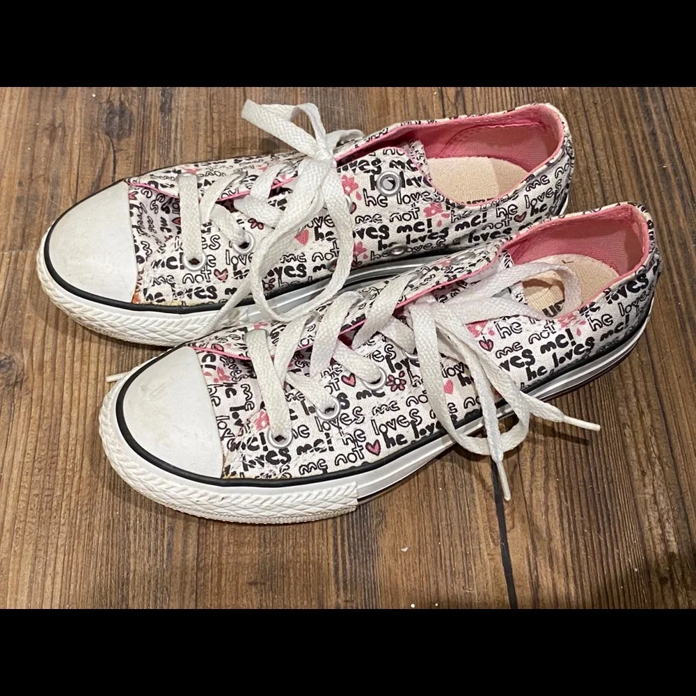 Kids Converse “Love Me Not”